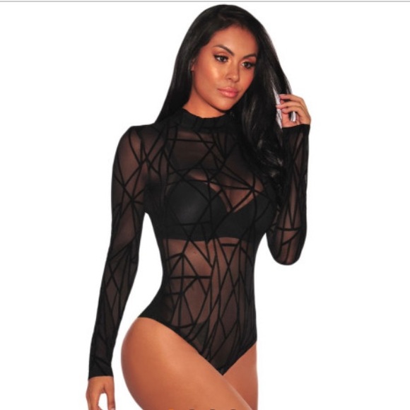 SOLD OUT ☀️Amelia Geometric Velvet LS Bodysuit☀️ - Picture 5 of 12